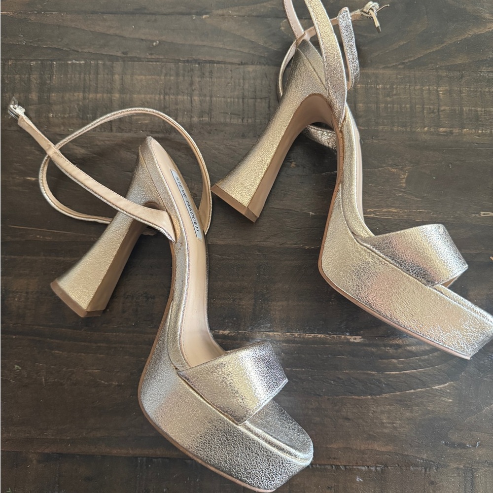 Steve Madden Lashed Platform Sandal